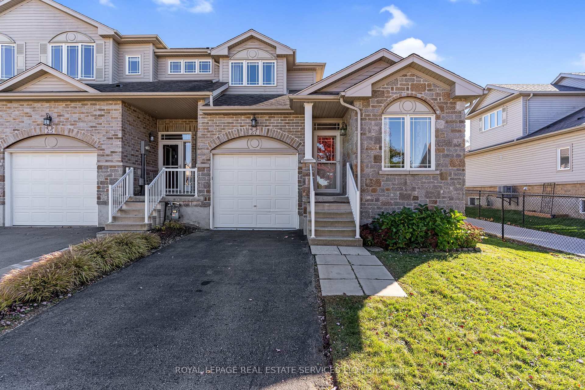 Photo 1 of 27 Marriott Place, Brant, Paris — HOMEH