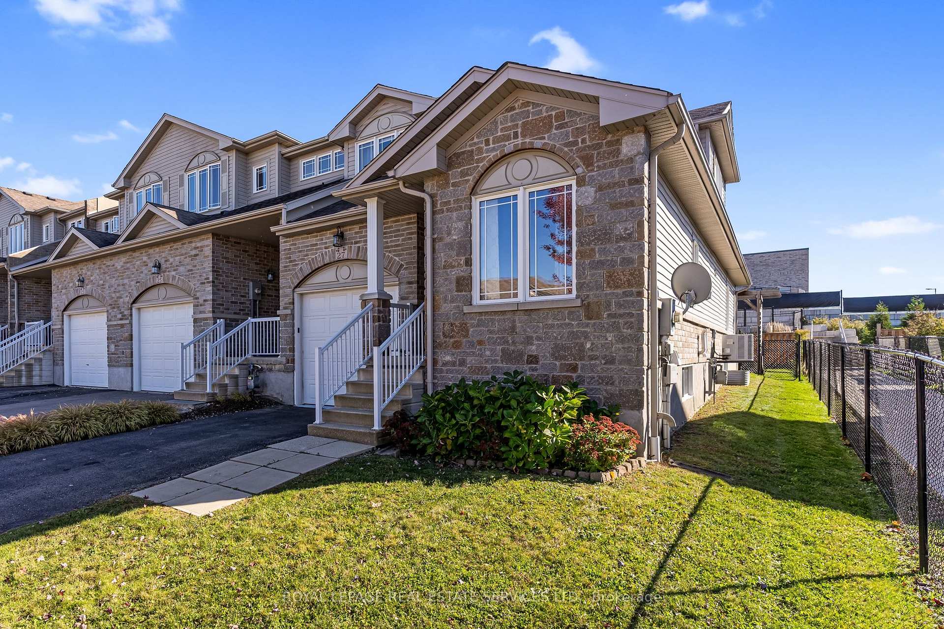 Photo 2 of 27 Marriott Place, Brant, Paris — HOMEH