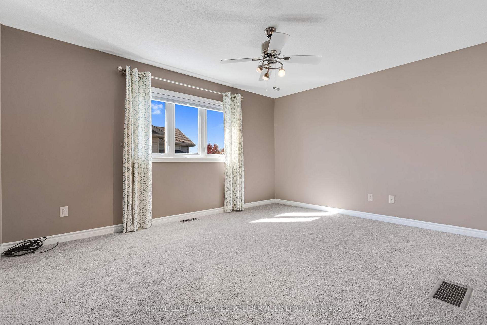Photo 21 of 27 Marriott Place, Brant, Paris — HOMEH