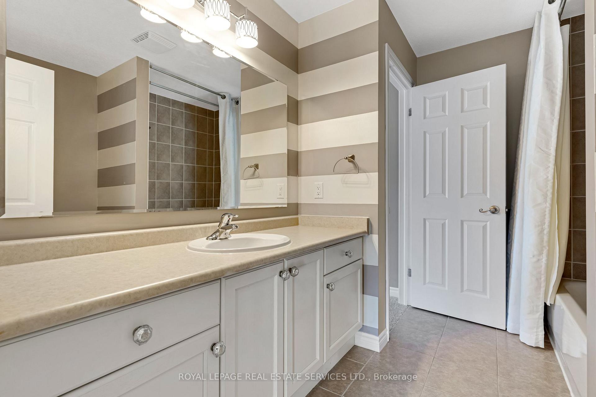 Photo 23 of 27 Marriott Place, Brant, Paris — HOMEH