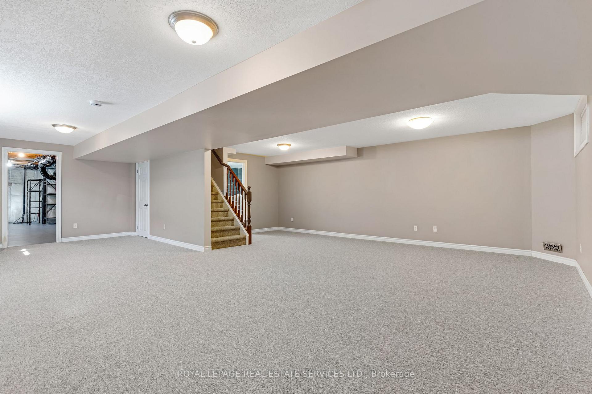 Photo 26 of 27 Marriott Place, Brant, Paris — HOMEH