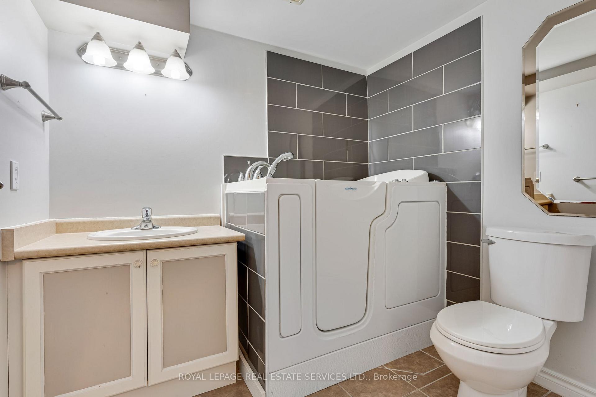 Photo 28 of 27 Marriott Place, Brant, Paris — HOMEH