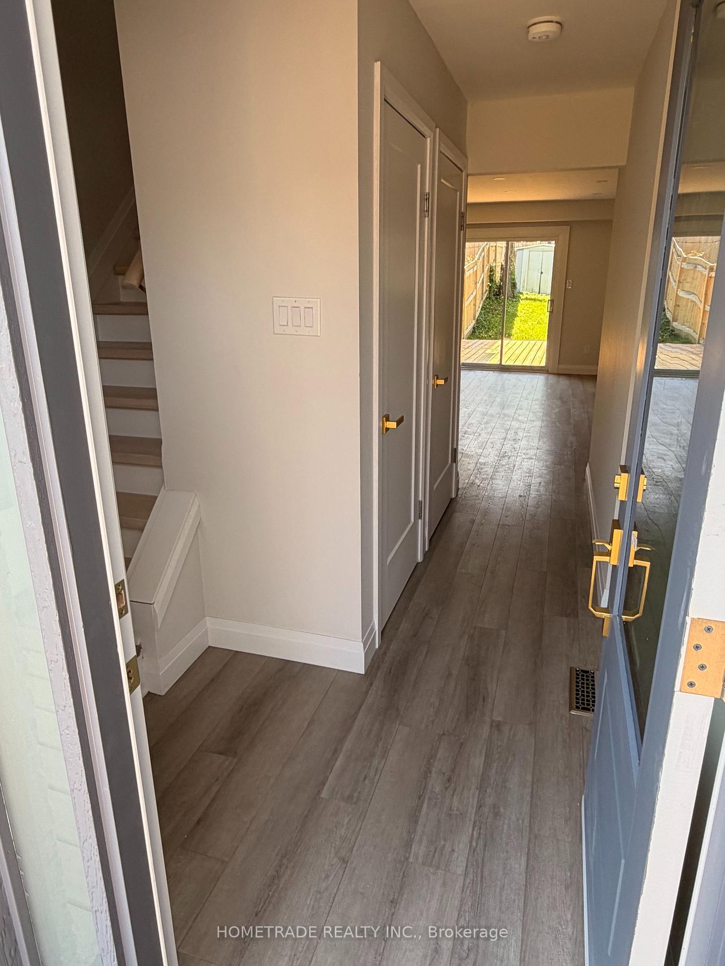 Photo 4 of 14 Chaucer Crescent, Barrie, Letitia Heights — HOMEH