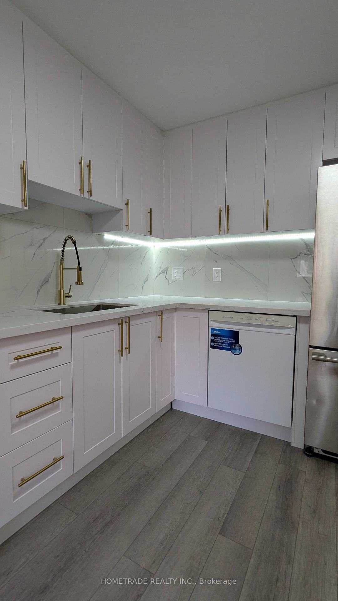 Photo 8 of 14 Chaucer Crescent, Barrie, Letitia Heights — HOMEH