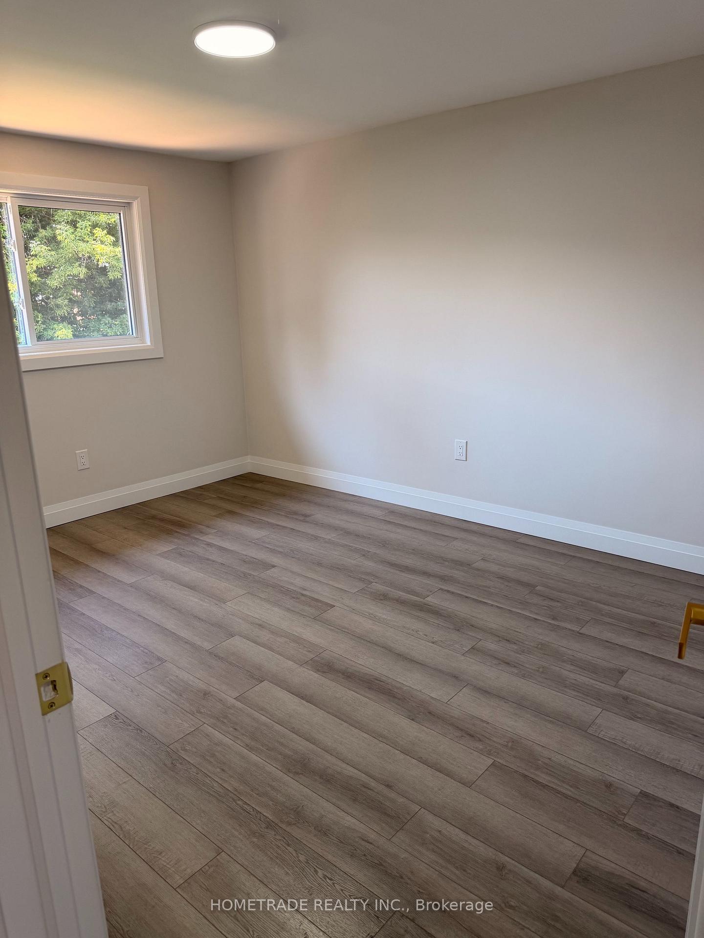 Photo 11 of 14 Chaucer Crescent, Barrie, Letitia Heights — HOMEH