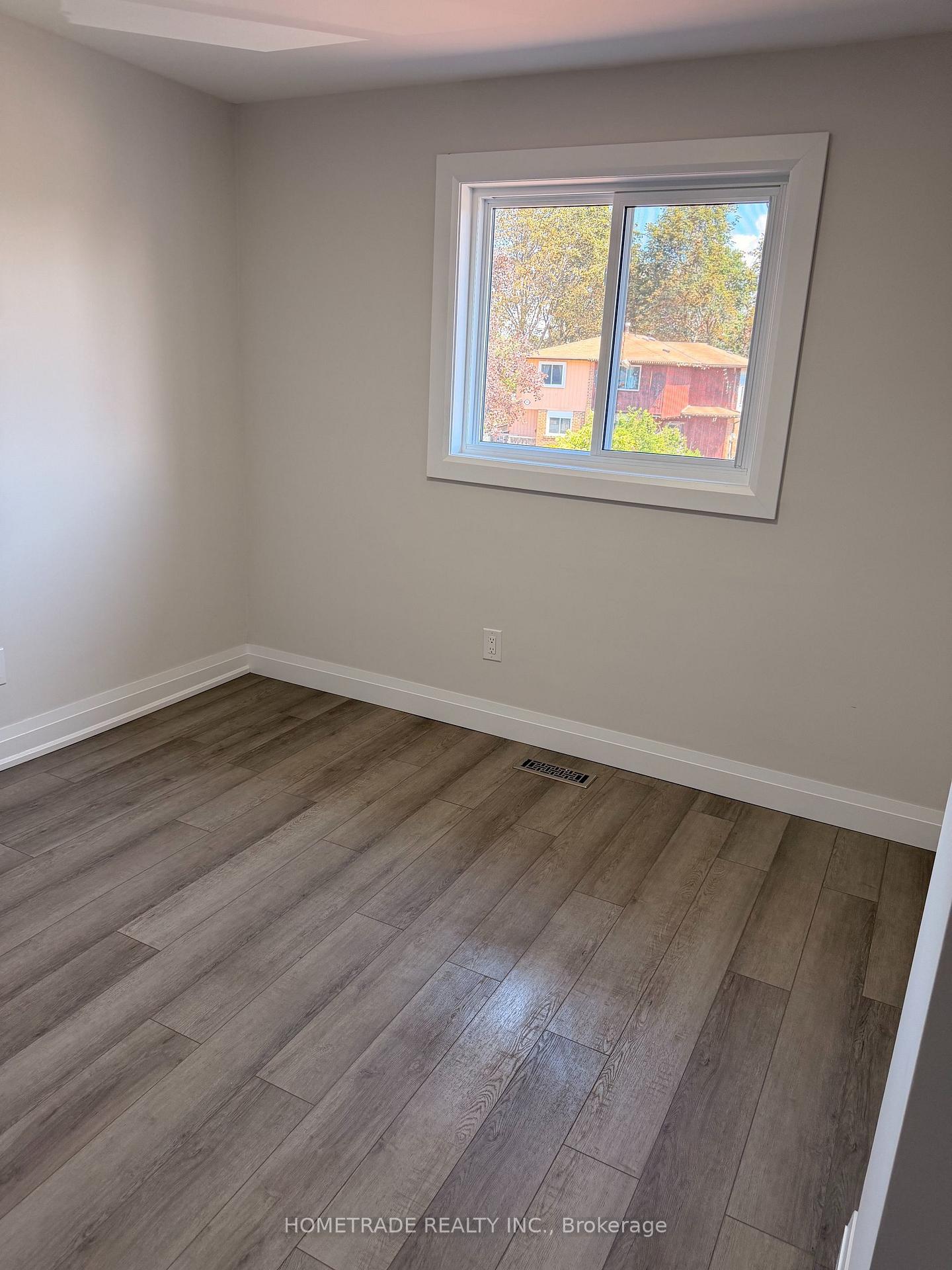 Photo 14 of 14 Chaucer Crescent, Barrie, Letitia Heights — HOMEH
