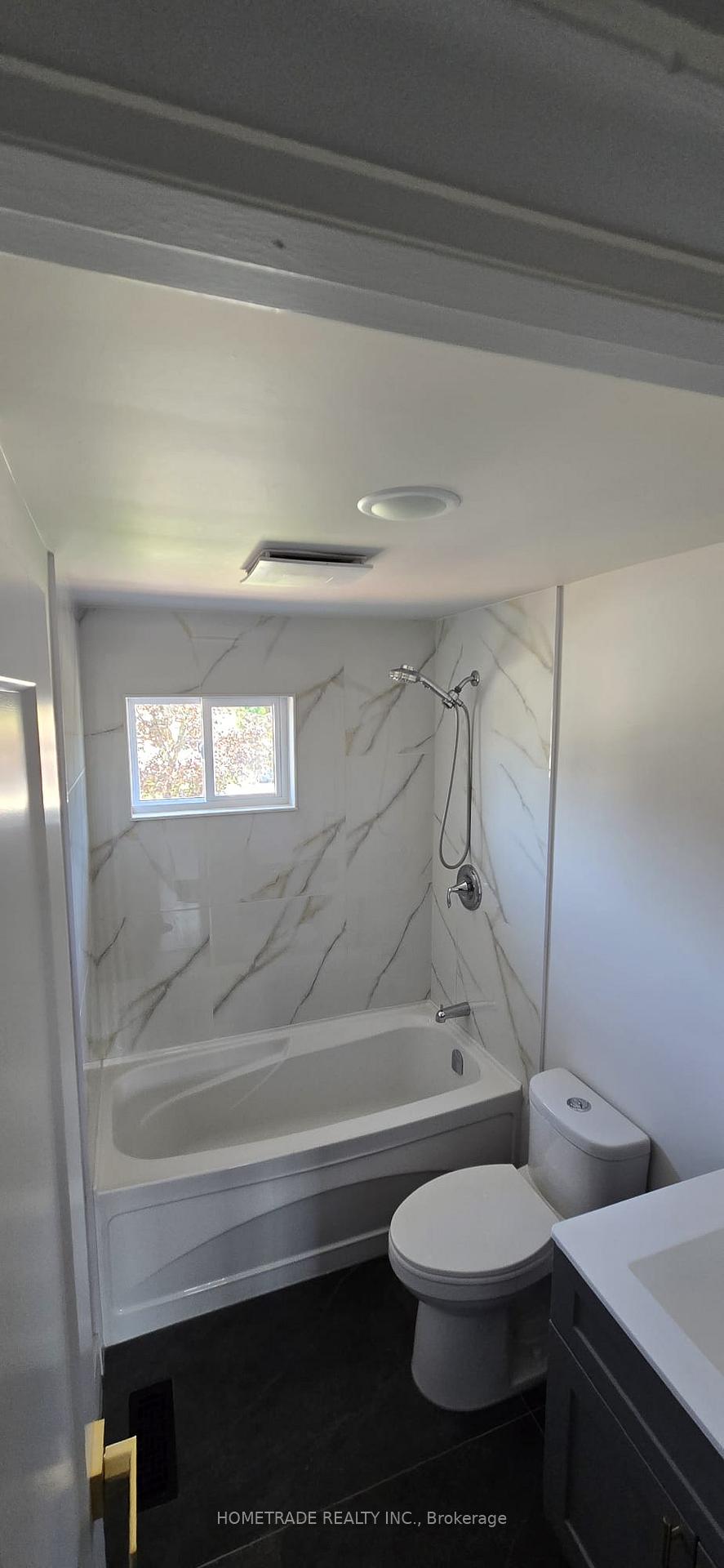 Photo 18 of 14 Chaucer Crescent, Barrie, Letitia Heights — HOMEH