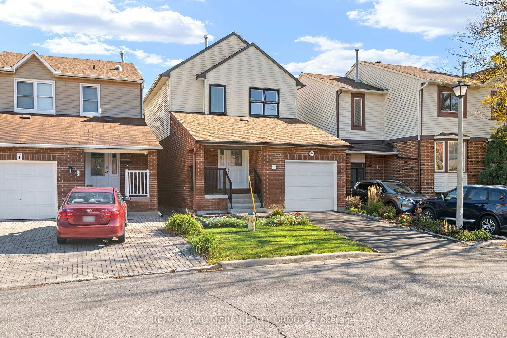 Photo 3 of 9 Fireside Crescent, Ottawa, Hunt Club Park/Greenboro — HOMEH