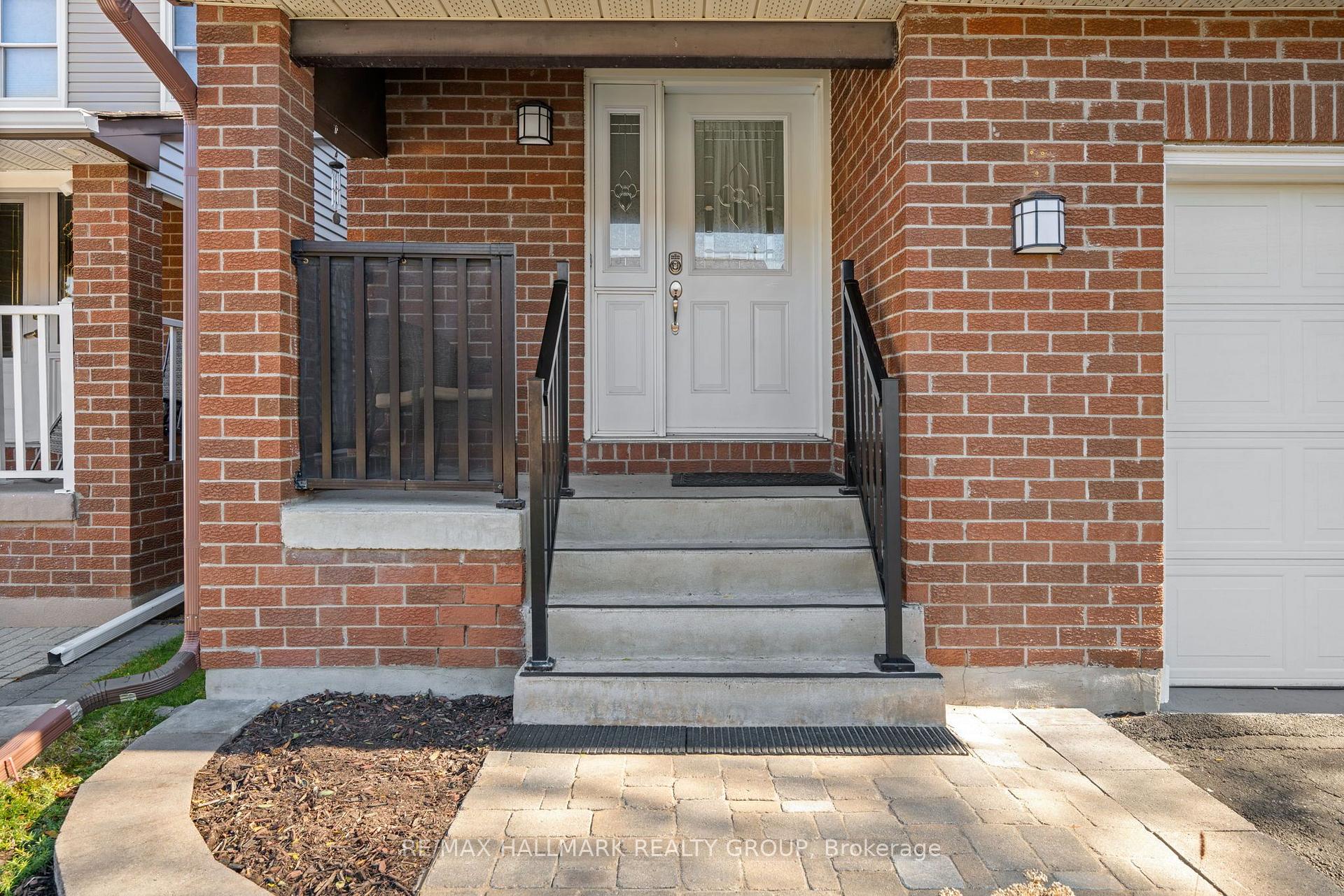 Photo 4 of 9 Fireside Crescent, Ottawa, Hunt Club Park/Greenboro — HOMEH