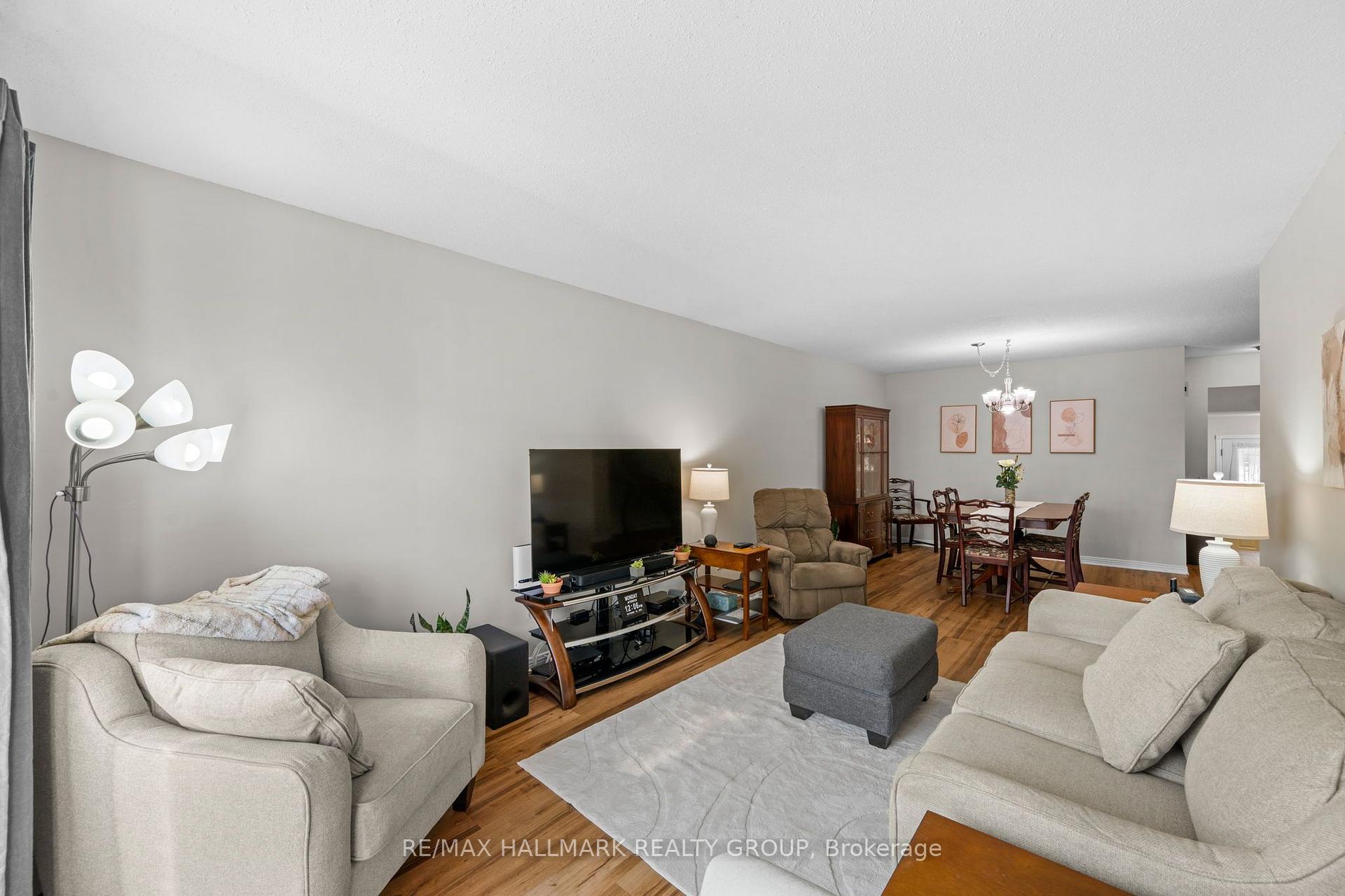 Photo 13 of 9 Fireside Crescent, Ottawa, Hunt Club Park/Greenboro — HOMEH