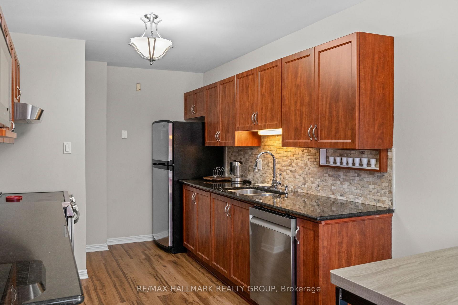 Photo 16 of 9 Fireside Crescent, Ottawa, Hunt Club Park/Greenboro — HOMEH