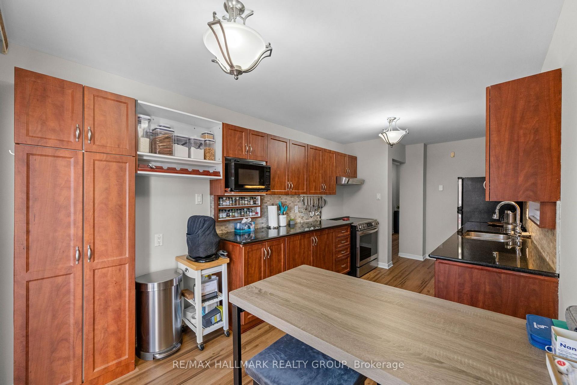 Photo 18 of 9 Fireside Crescent, Ottawa, Hunt Club Park/Greenboro — HOMEH