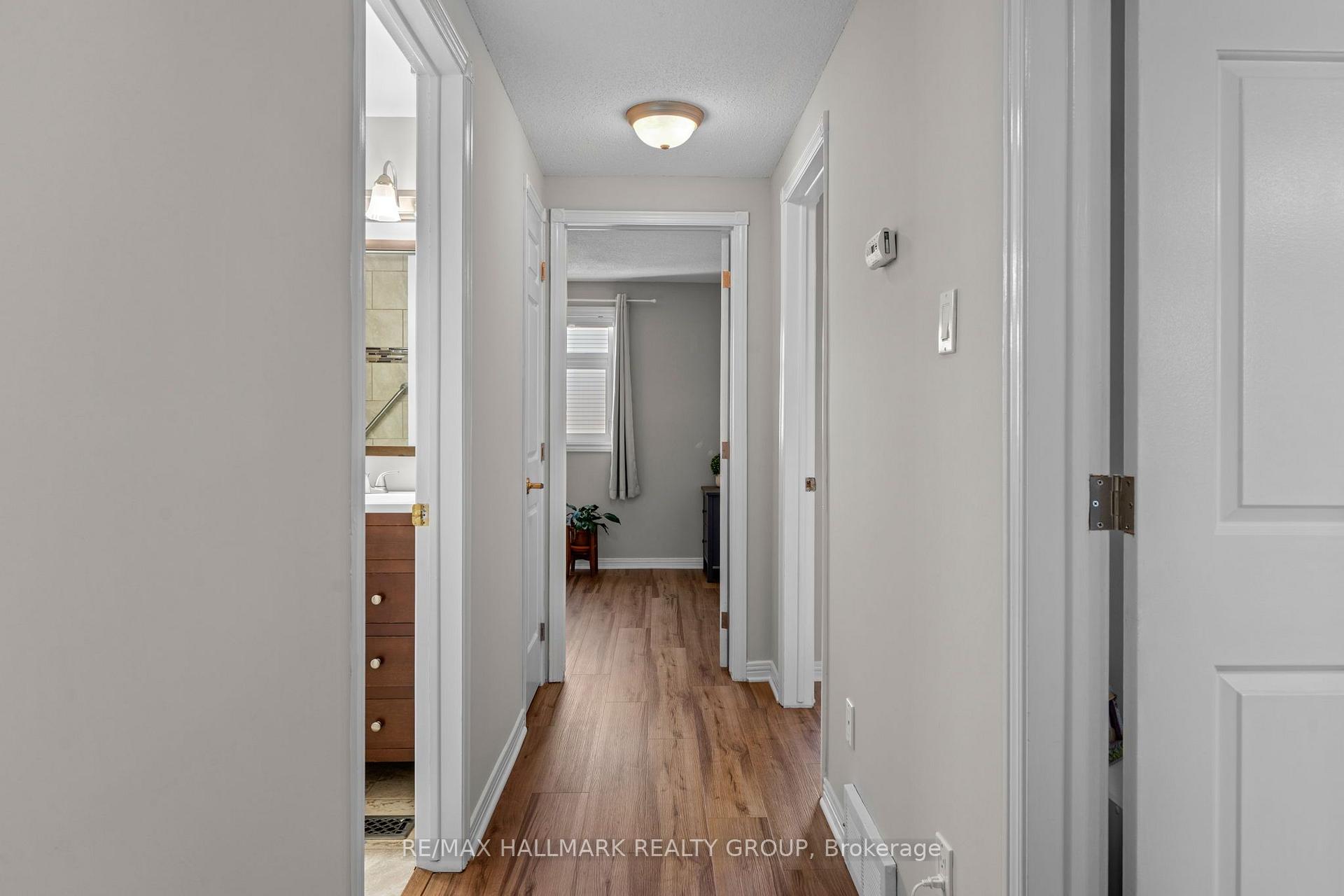 Photo 19 of 9 Fireside Crescent, Ottawa, Hunt Club Park/Greenboro — HOMEH