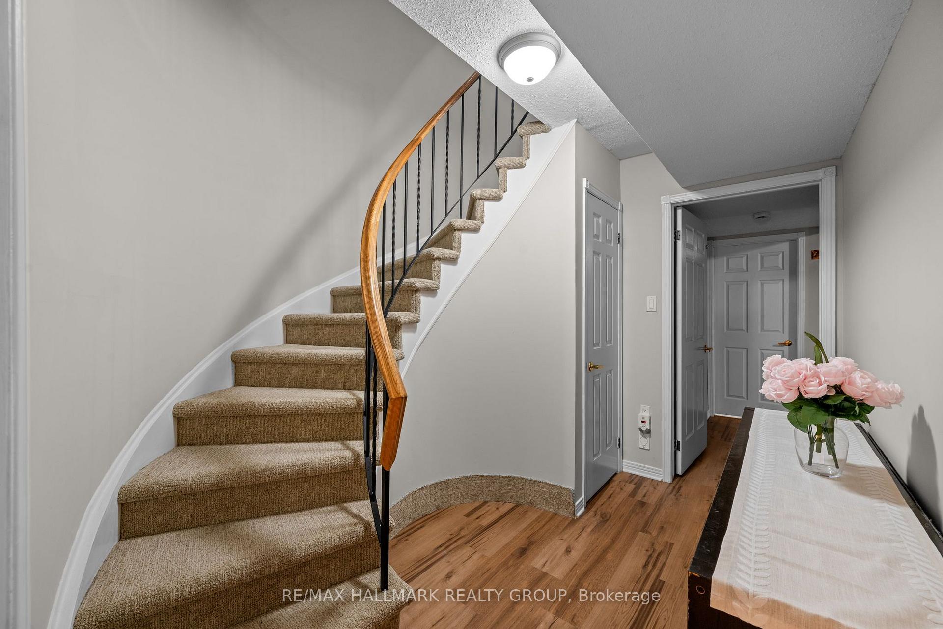 Photo 32 of 9 Fireside Crescent, Ottawa, Hunt Club Park/Greenboro — HOMEH