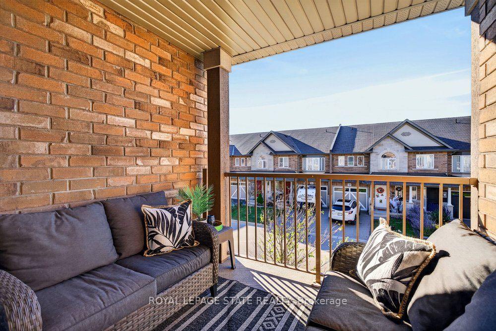 Photo 6 of 9 Bloom Crescent, Hamilton, Rural Glanbrook — HOMEH