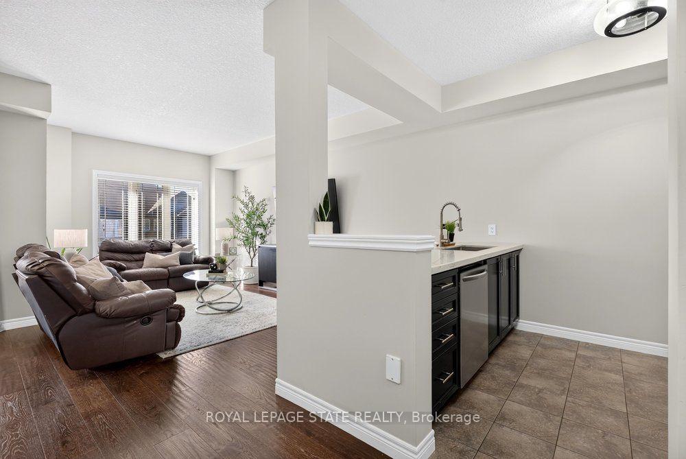Photo 18 of 9 Bloom Crescent, Hamilton, Rural Glanbrook — HOMEH