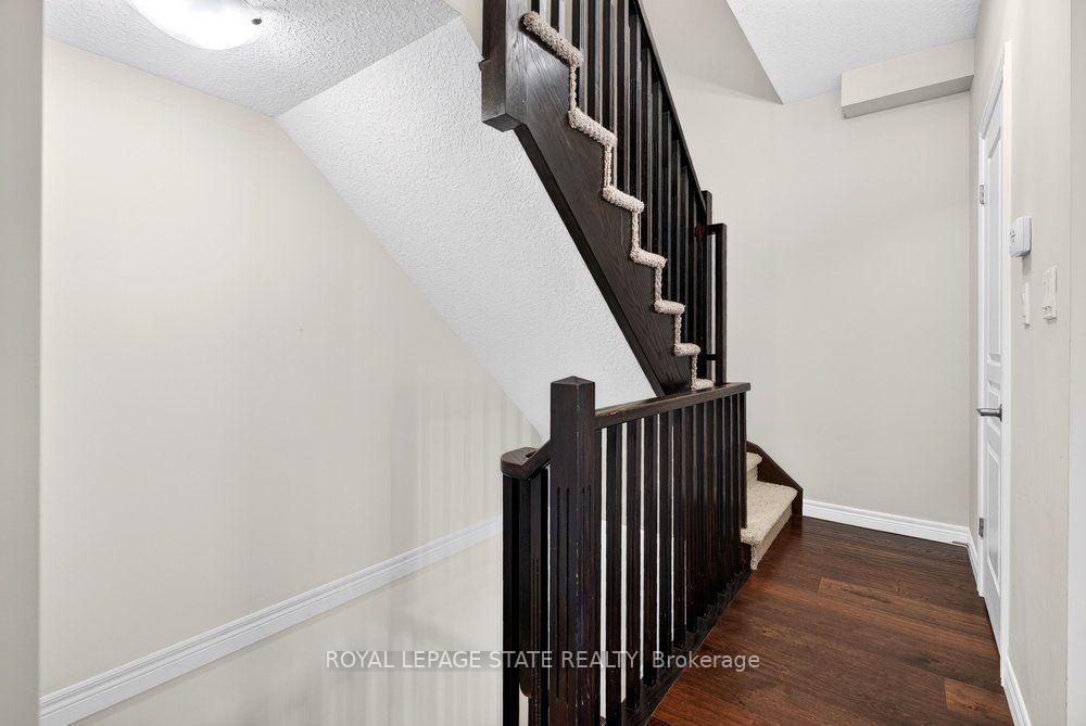 Photo 32 of 9 Bloom Crescent, Hamilton, Rural Glanbrook — HOMEH
