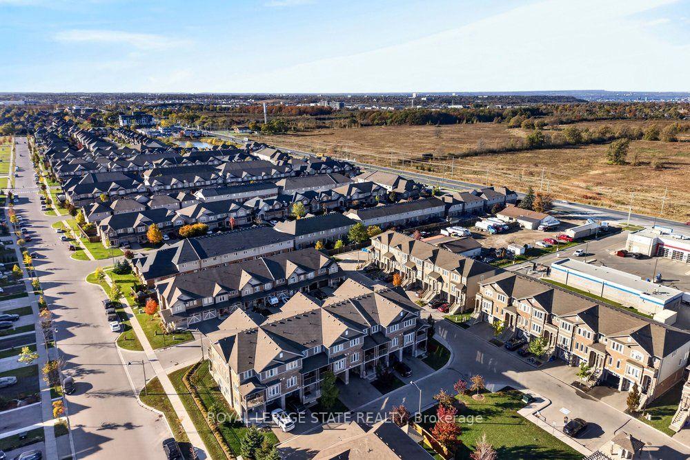 Photo 40 of 9 Bloom Crescent, Hamilton, Rural Glanbrook — HOMEH
