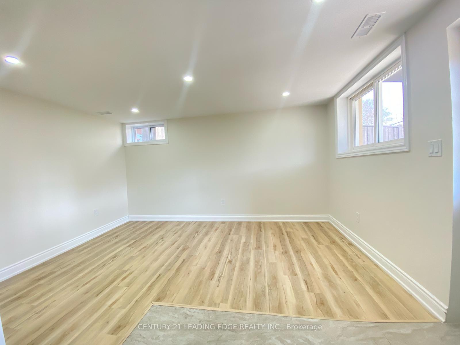 Photo 2 of Unit Lower, 66 Beech Avenue, Cambridge, Centennial — HOMEH