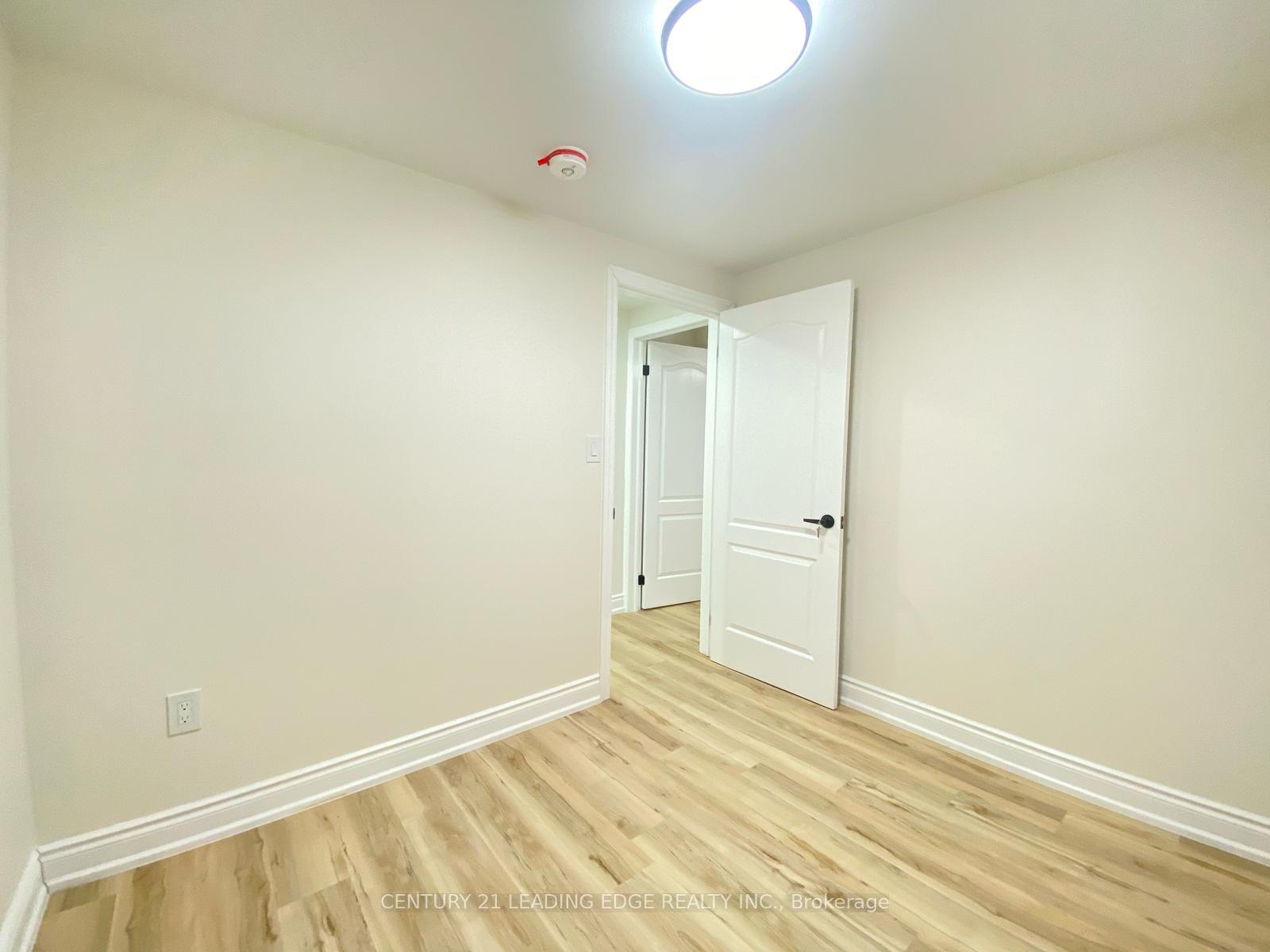 Photo 4 of Unit Lower, 66 Beech Avenue, Cambridge, Centennial — HOMEH