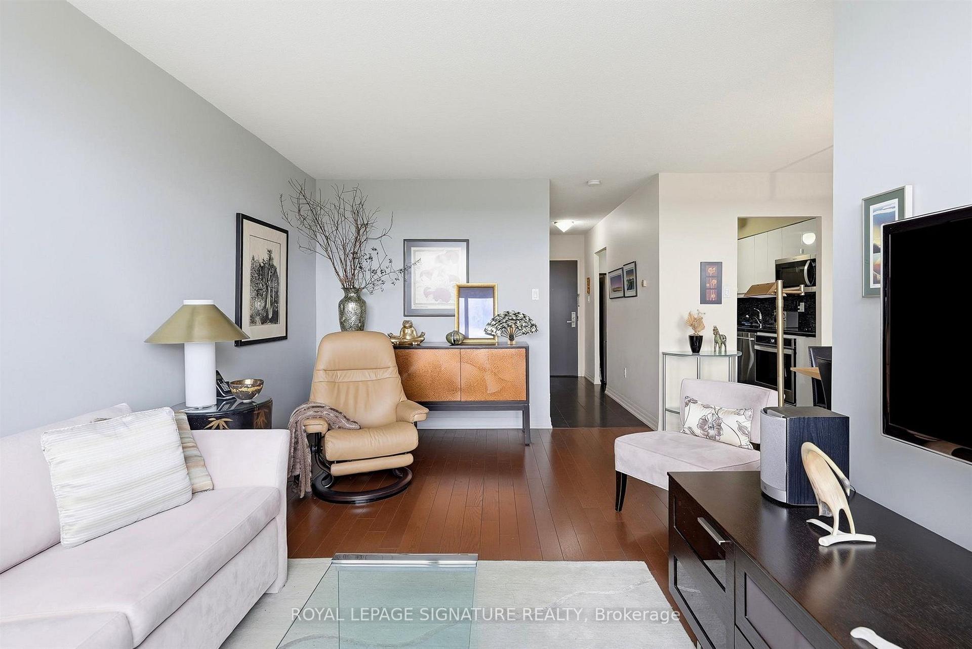 Photo 5 of Unit 419, 35 Ormskirk Avenue, Toronto, High Park-Swansea — HOMEH