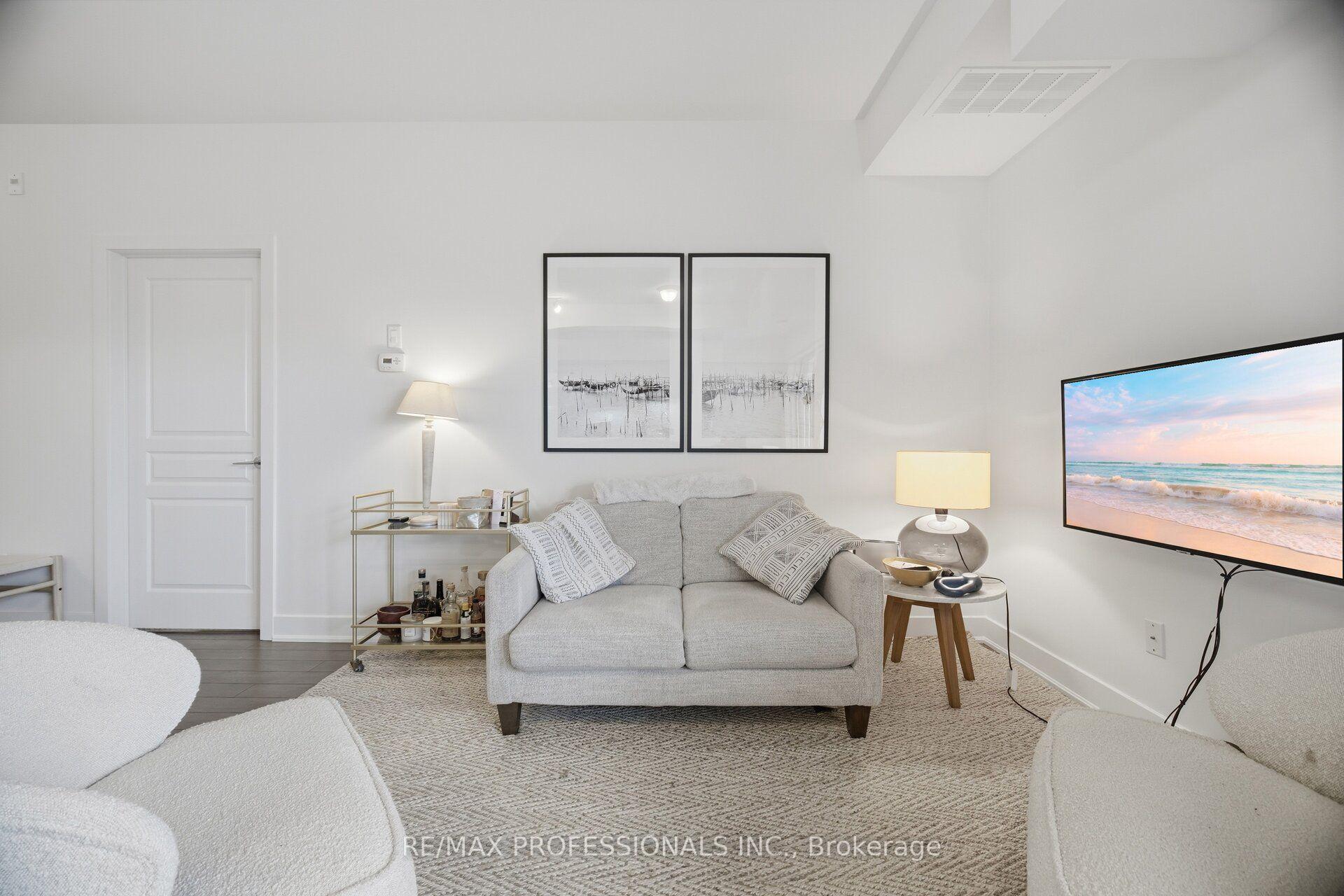 Photo 12 of Unit 323, 128 Garden Drive, Oakville, Central — HOMEH
