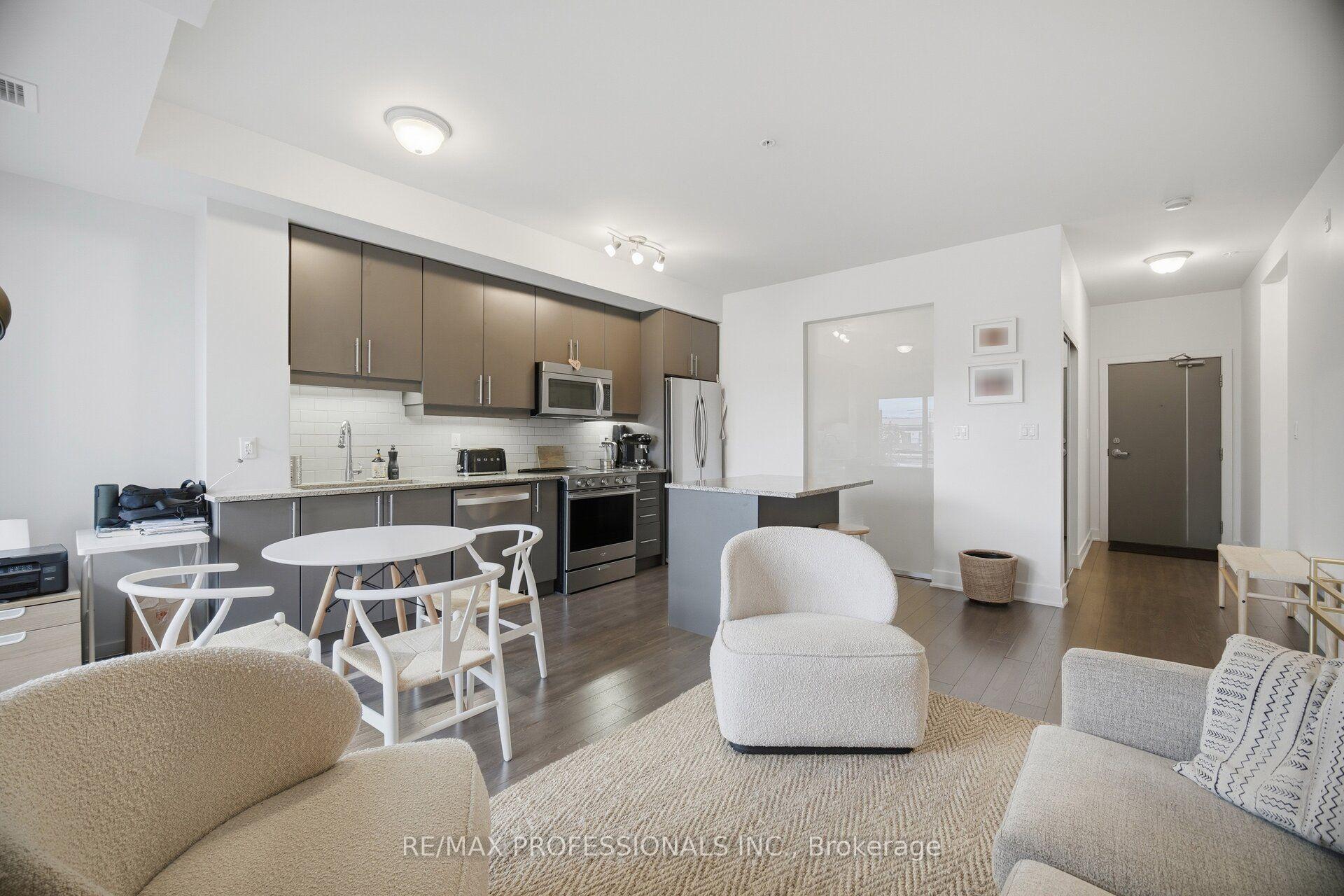 Photo 13 of Unit 323, 128 Garden Drive, Oakville, Central — HOMEH