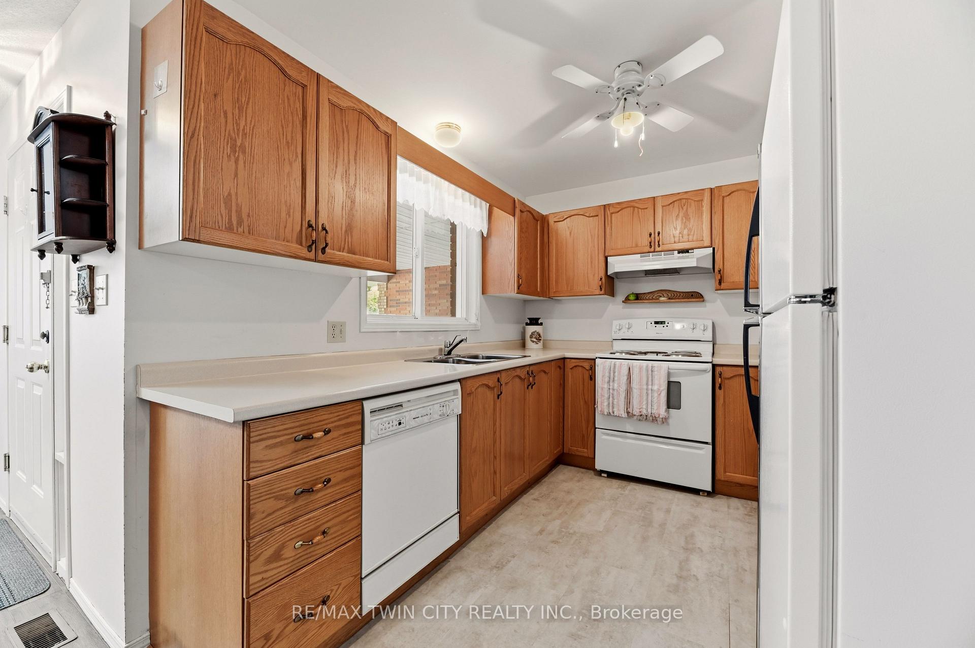 Photo 6 of 1030 Colborne Street E, Brantford — HOMEH