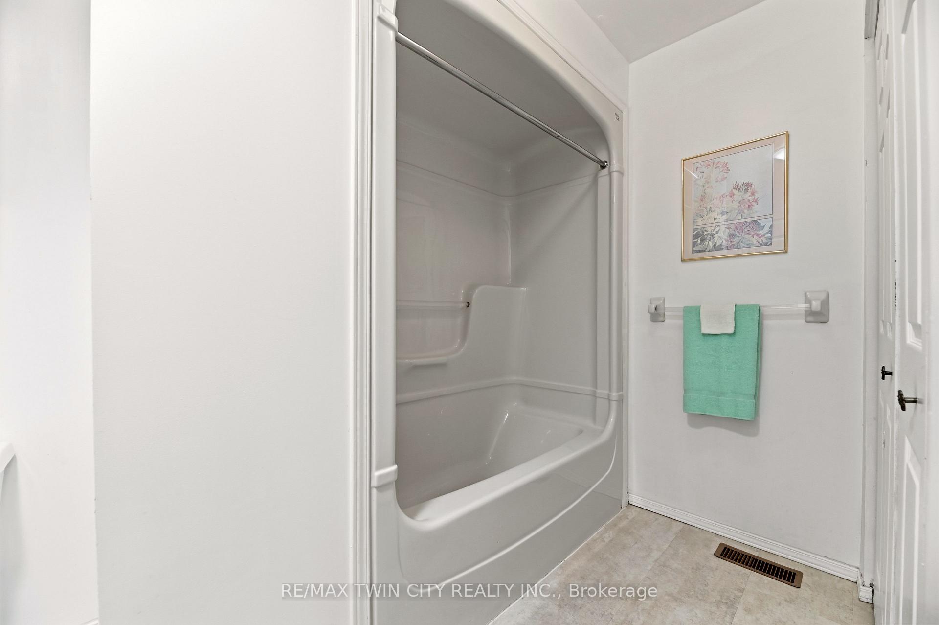 Photo 9 of 1030 Colborne Street E, Brantford — HOMEH