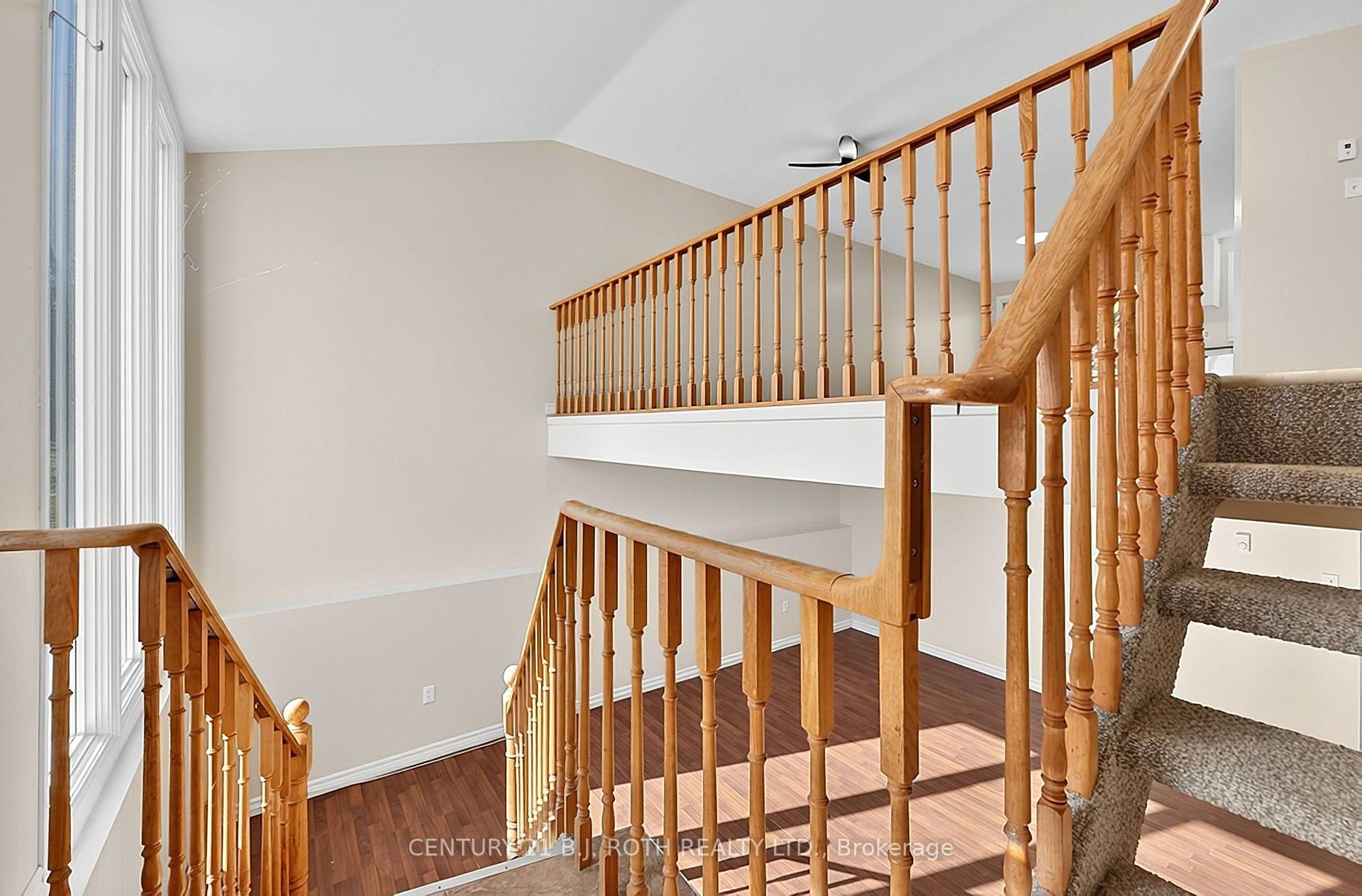 Photo 4 of 34 Hickling Trail, Barrie, Grove East — HOMEH