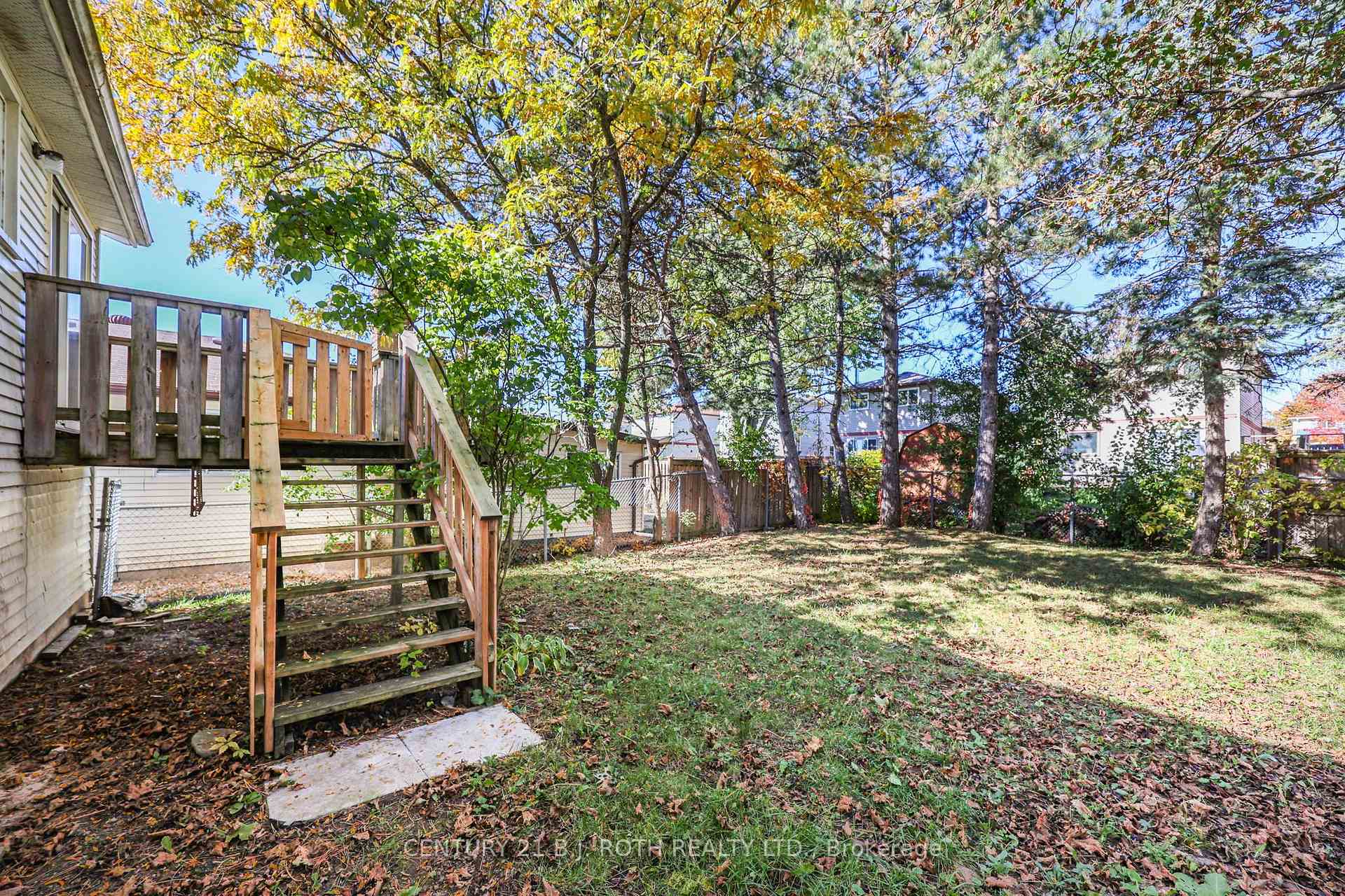 Photo 32 of 34 Hickling Trail, Barrie, Grove East — HOMEH