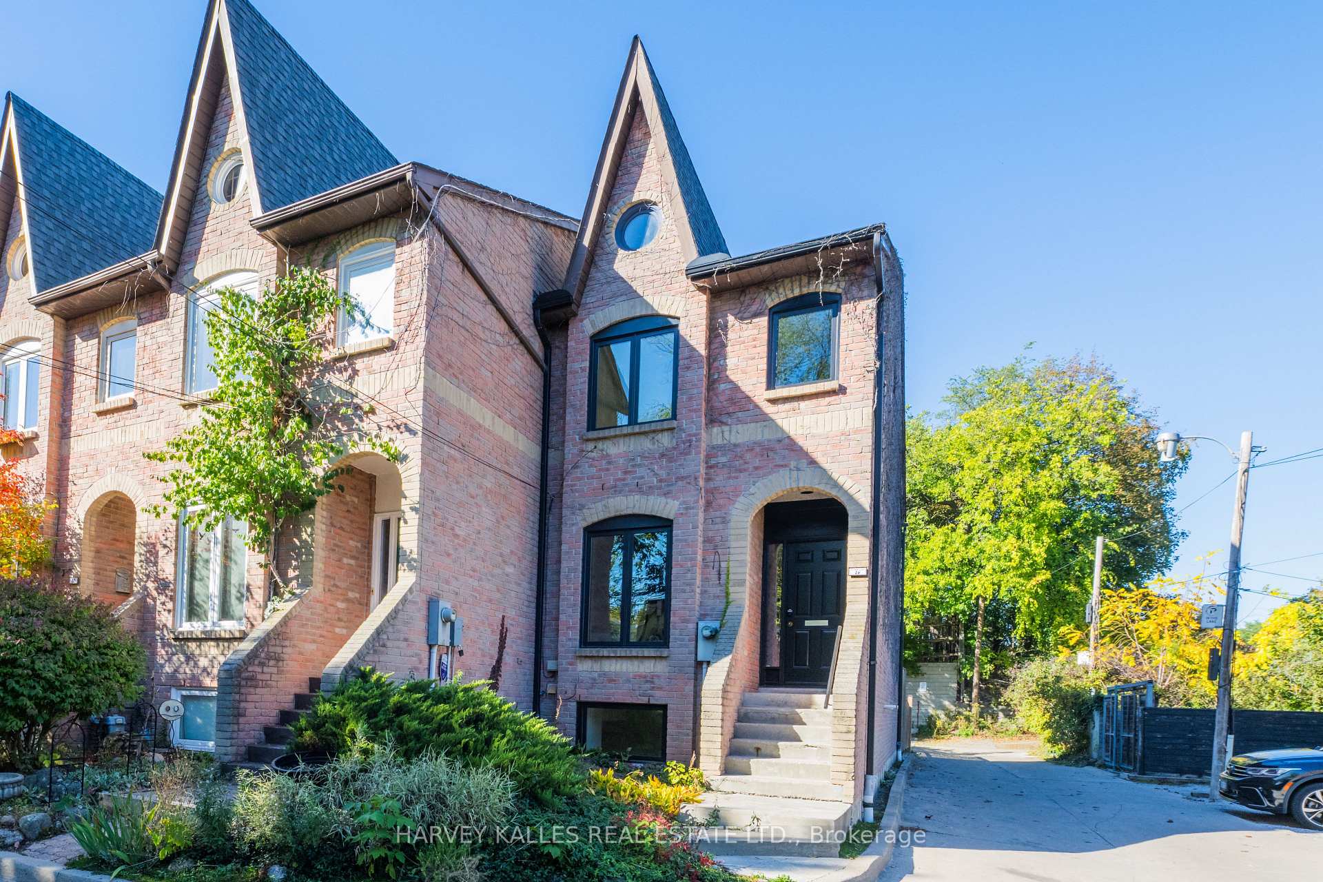 Photo of 16 St. James Court