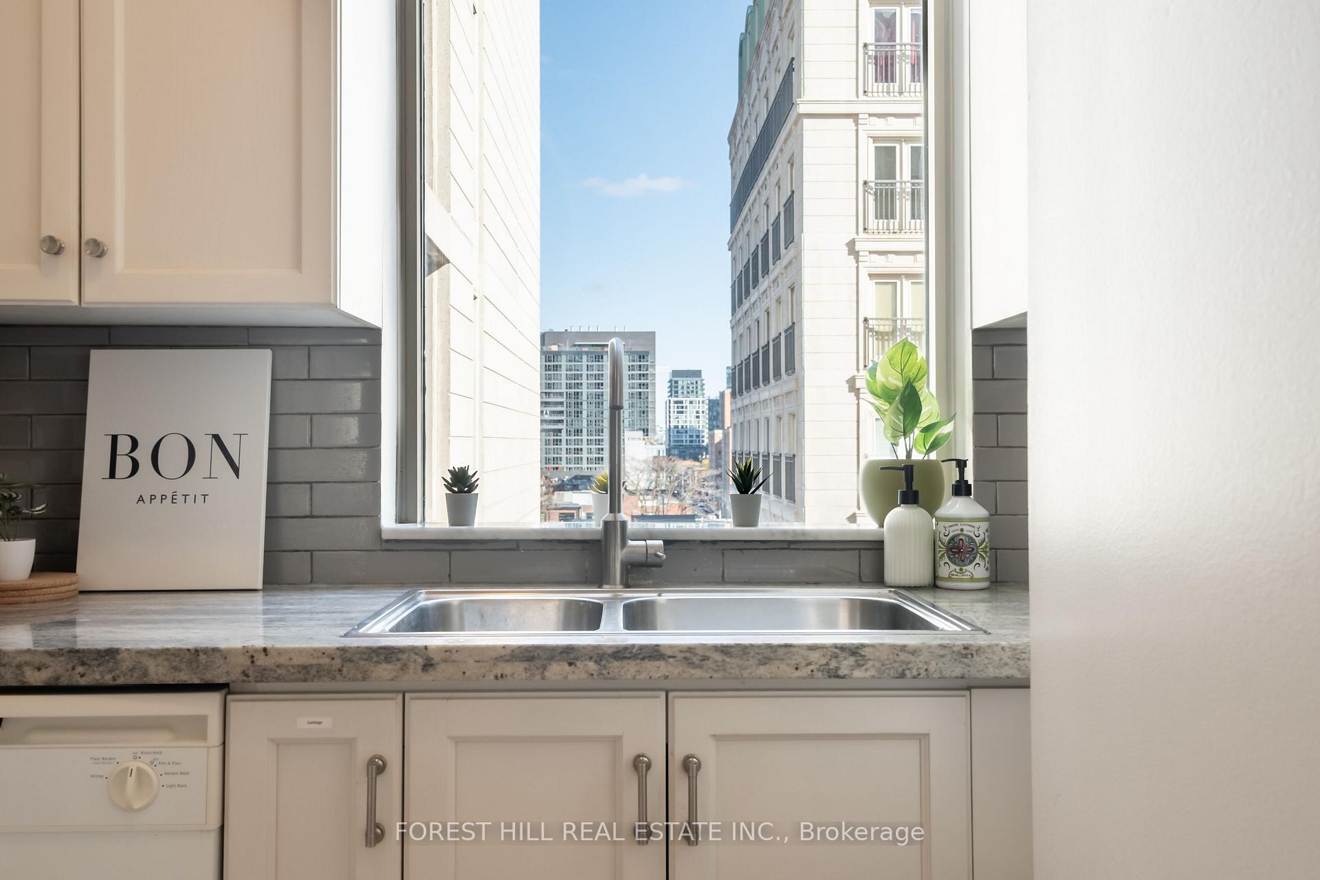 Photo 4 of Unit 701, 115 Richmond Street E, Toronto, Church-Yonge Corridor — HOMEH