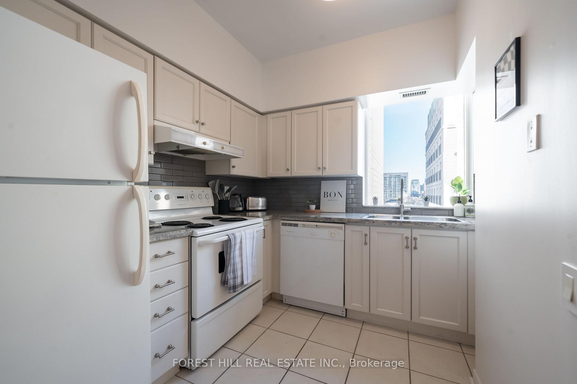 Photo 5 of Unit 701, 115 Richmond Street E, Toronto, Church-Yonge Corridor — HOMEH