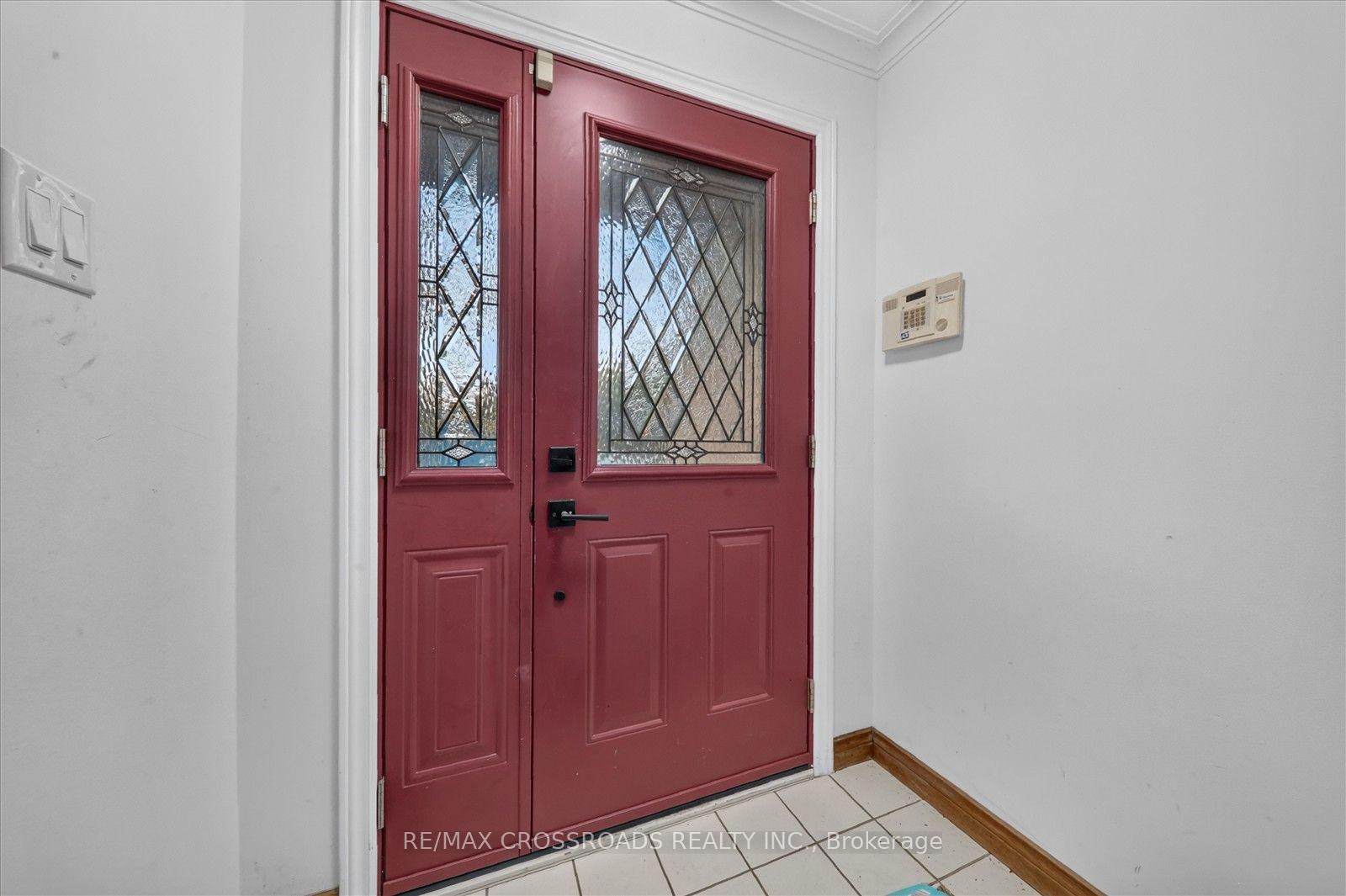 Photo 5 of 75 Fordover Drive, Scarborough, Guildwood — HOMEH