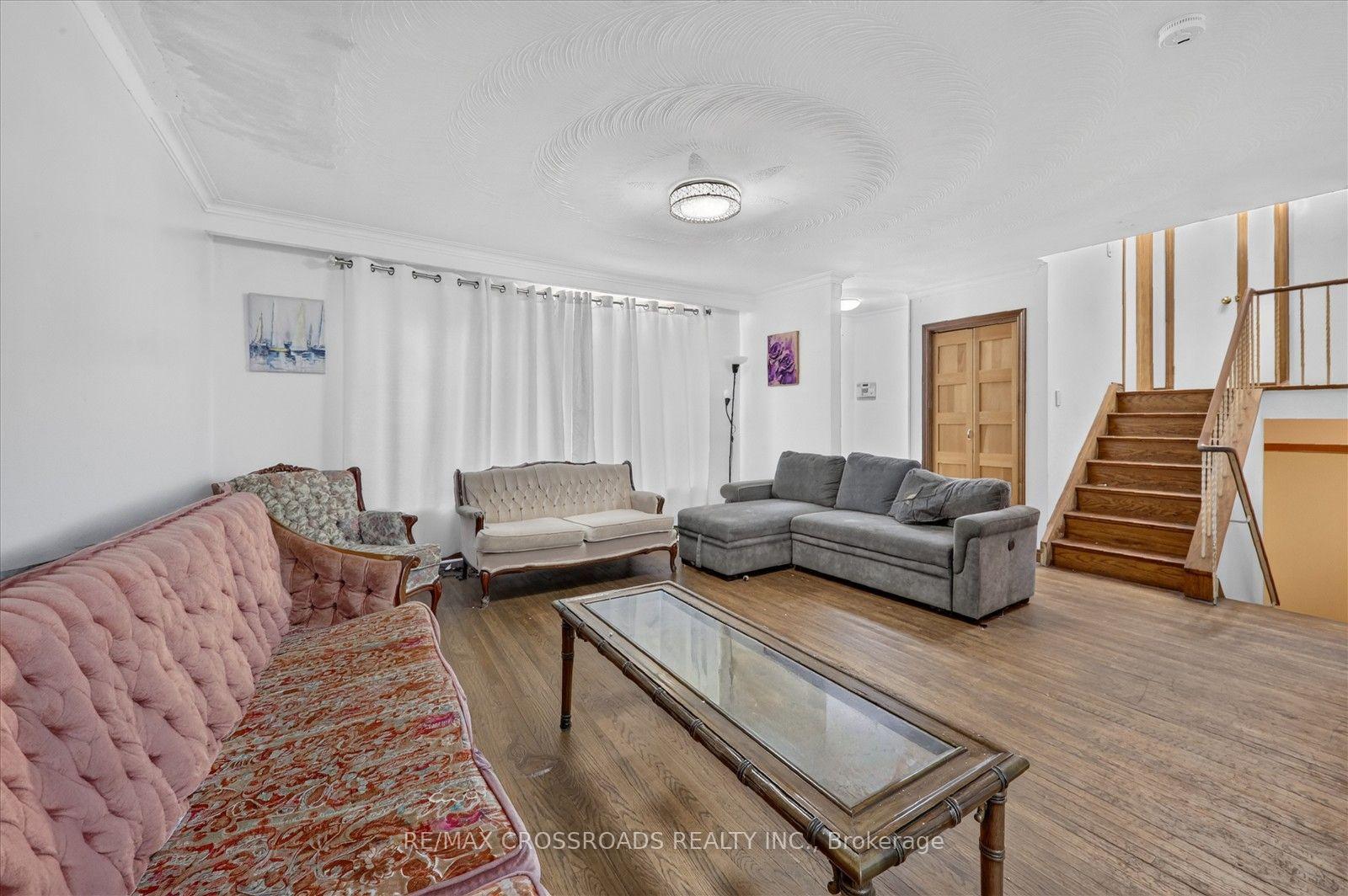 Photo 7 of 75 Fordover Drive, Scarborough, Guildwood — HOMEH