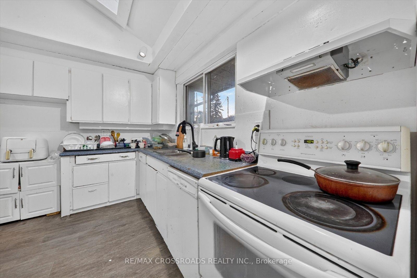 Photo 9 of 75 Fordover Drive, Scarborough, Guildwood — HOMEH