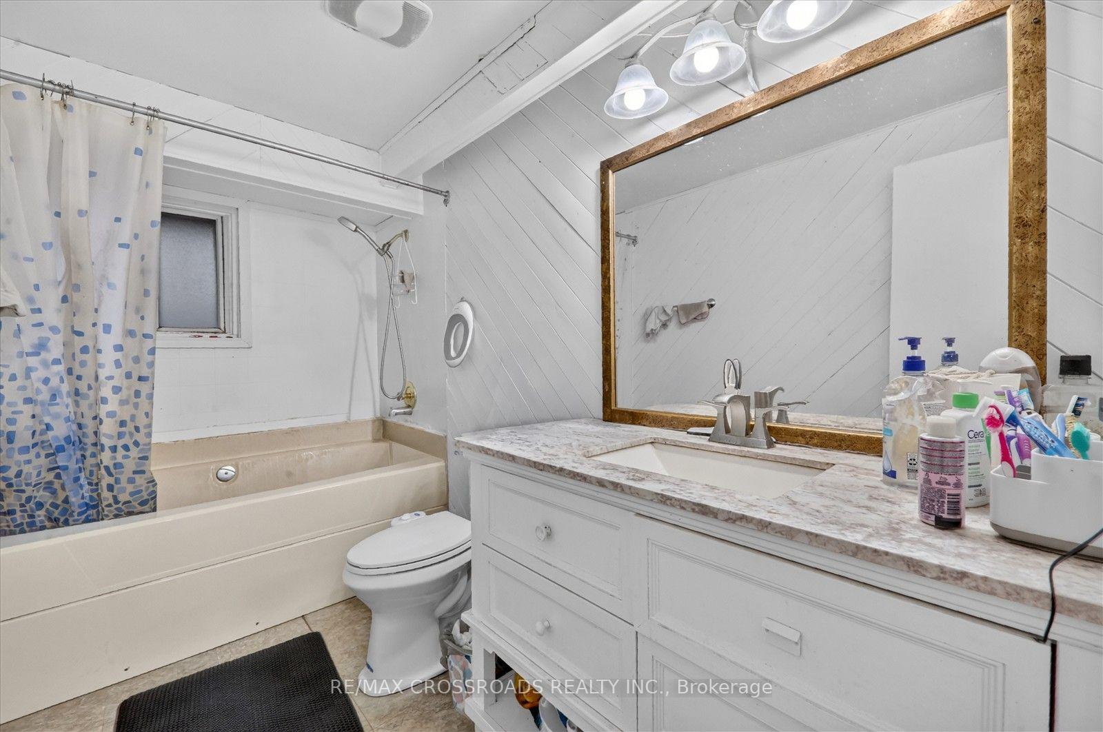 Photo 13 of 75 Fordover Drive, Scarborough, Guildwood — HOMEH
