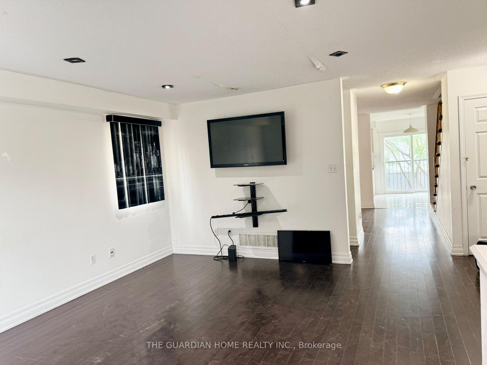 Photo 2 of Unit 1, 2800 Eglinton Avenue E, Scarborough, Eglinton East — HOMEH