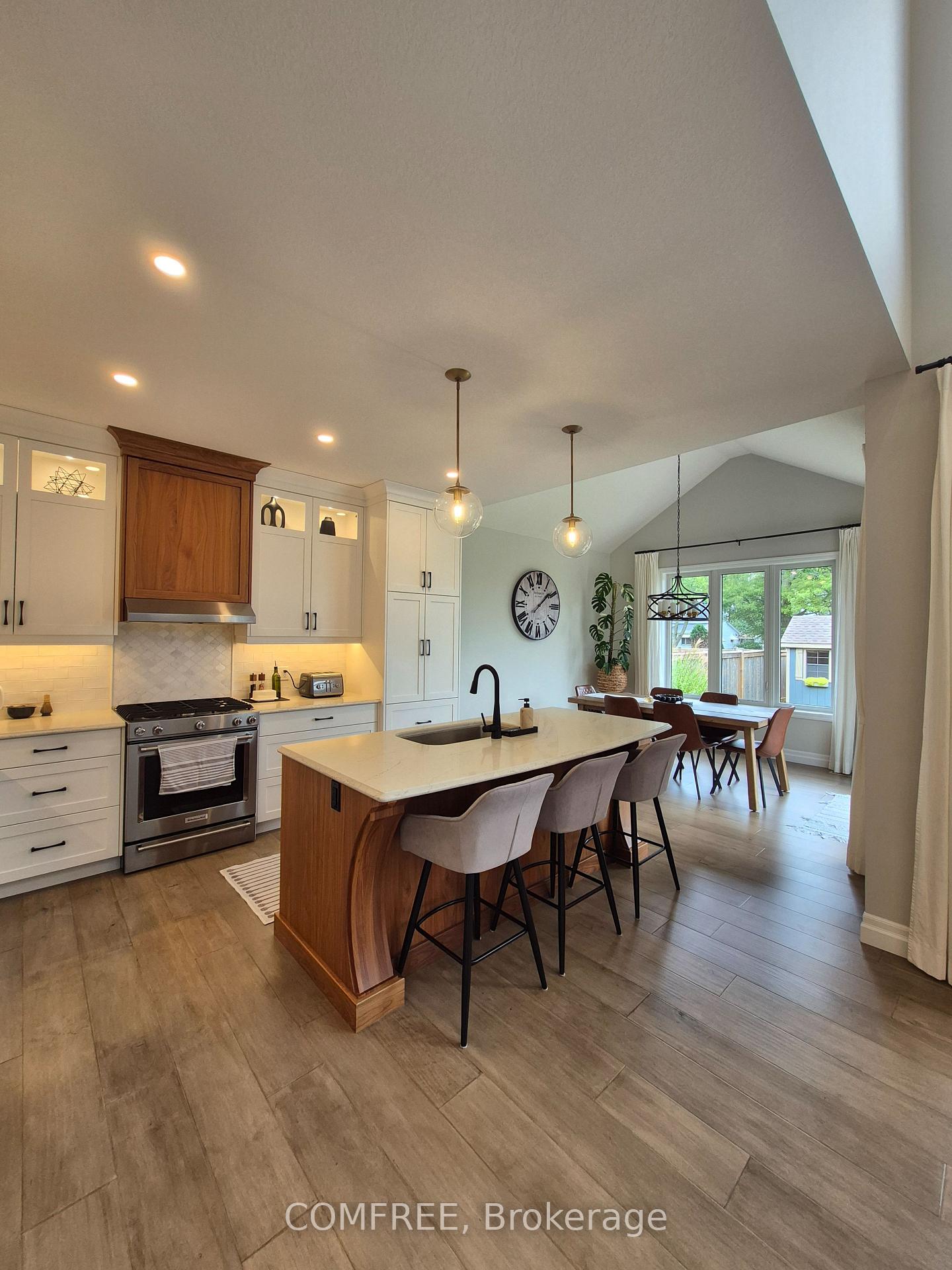 Photo 8 of 5 Redhaven Lane, St. Thomas — HOMEH