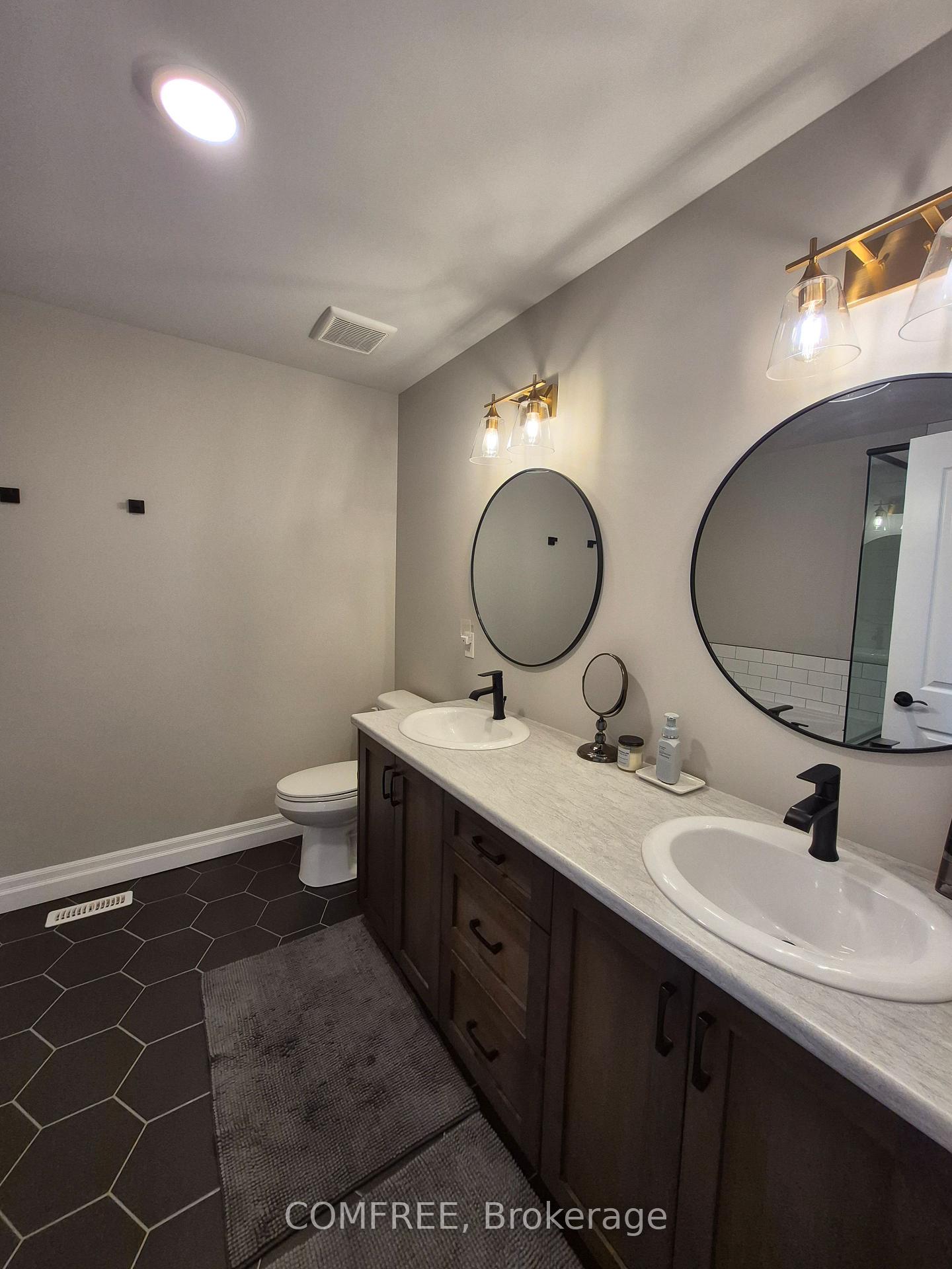 Photo 21 of 5 Redhaven Lane, St. Thomas — HOMEH