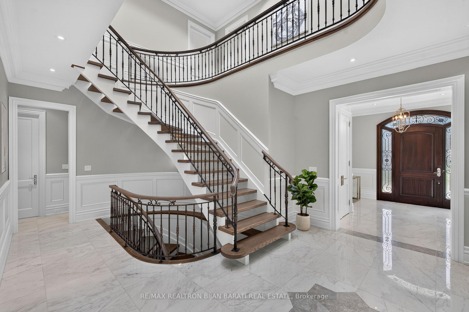 Photo 5 of 34 Flaremore Crescent, North York, Bayview Village — HOMEH