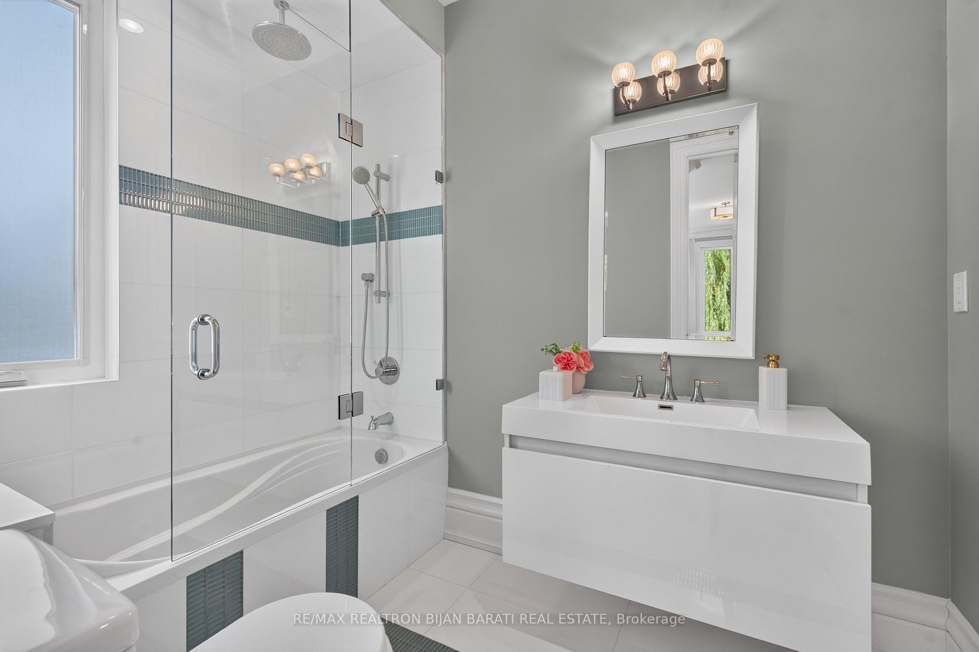 Photo 31 of 34 Flaremore Crescent, North York, Bayview Village — HOMEH