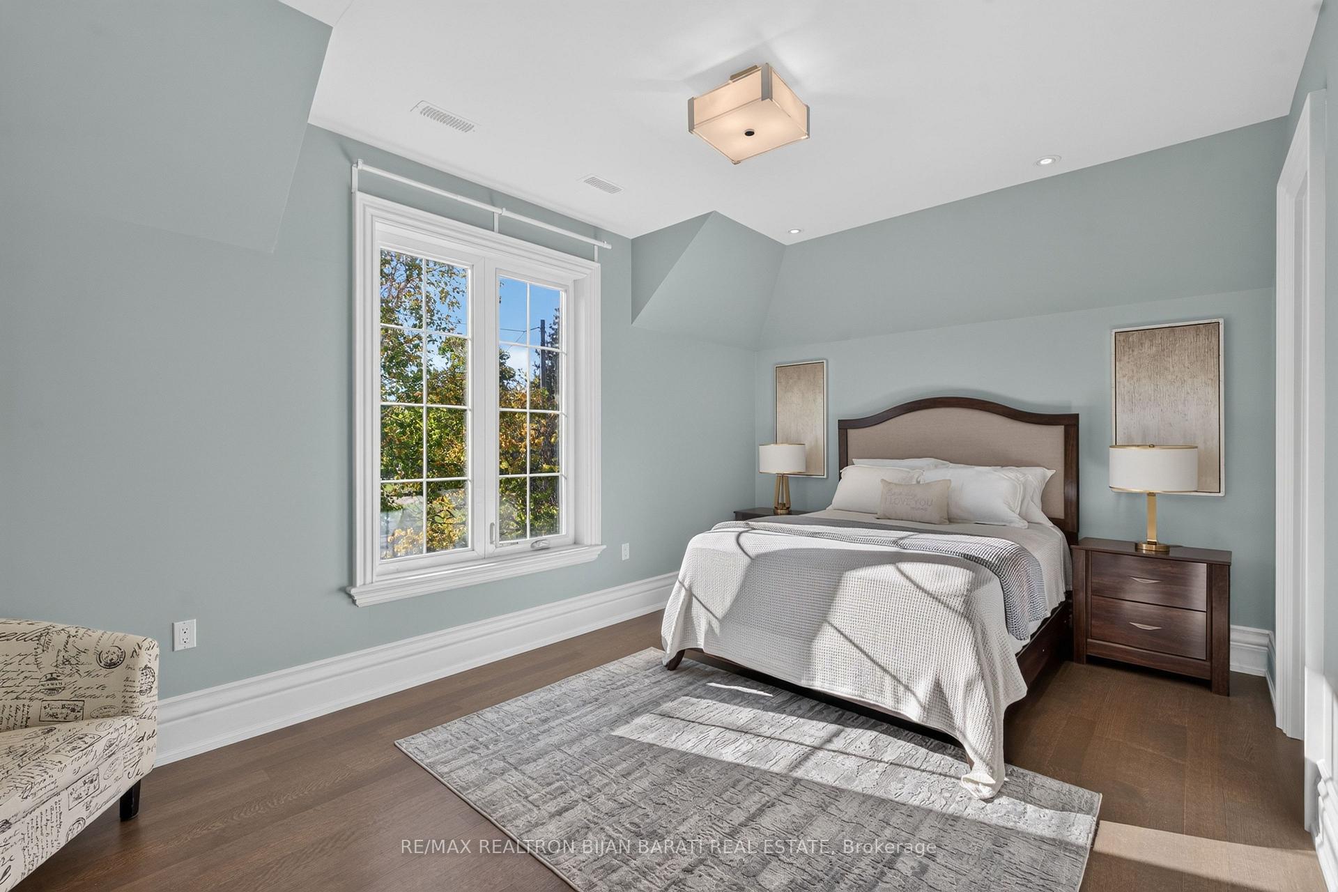 Photo 33 of 34 Flaremore Crescent, North York, Bayview Village — HOMEH