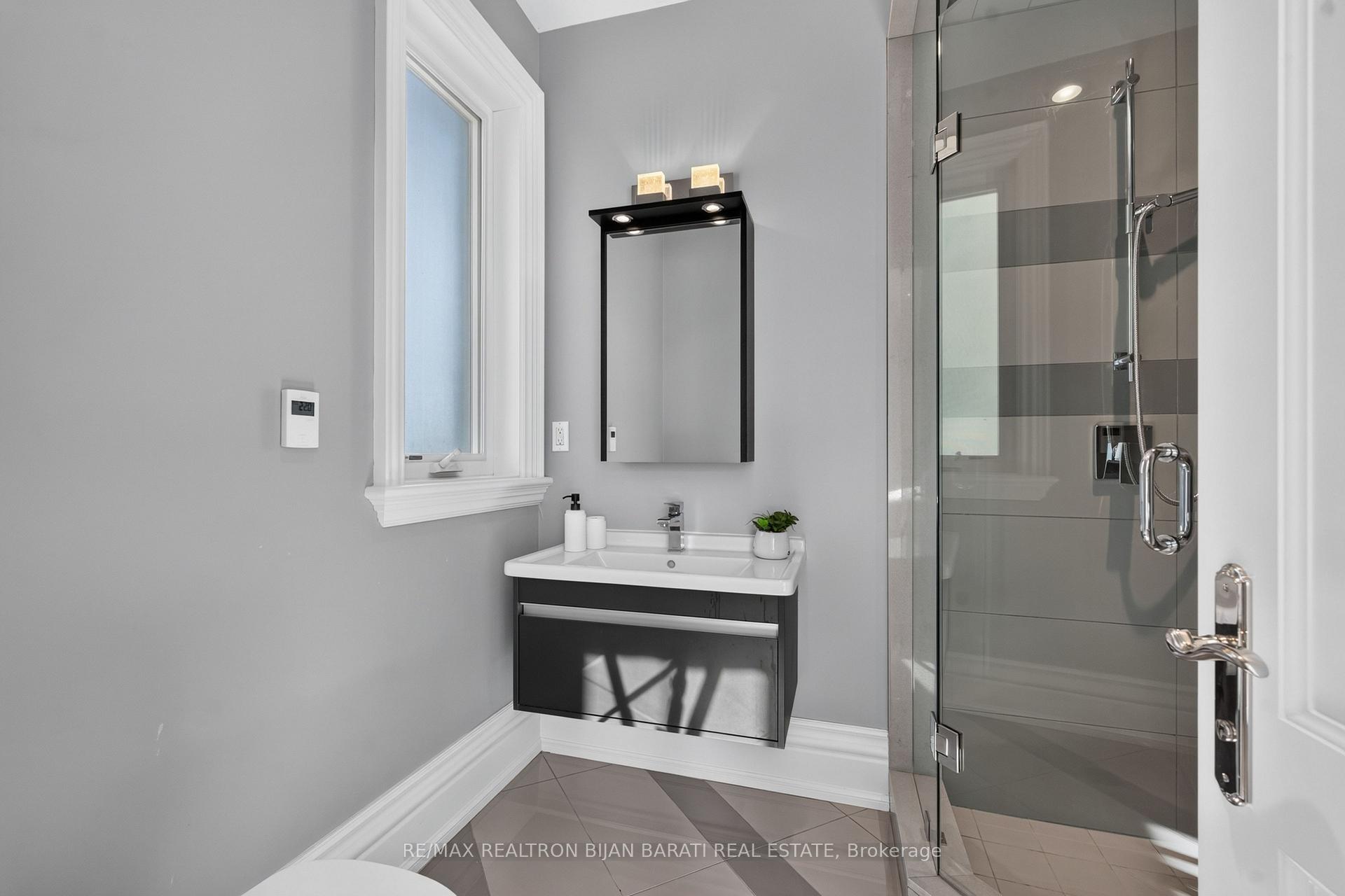 Photo 34 of 34 Flaremore Crescent, North York, Bayview Village — HOMEH