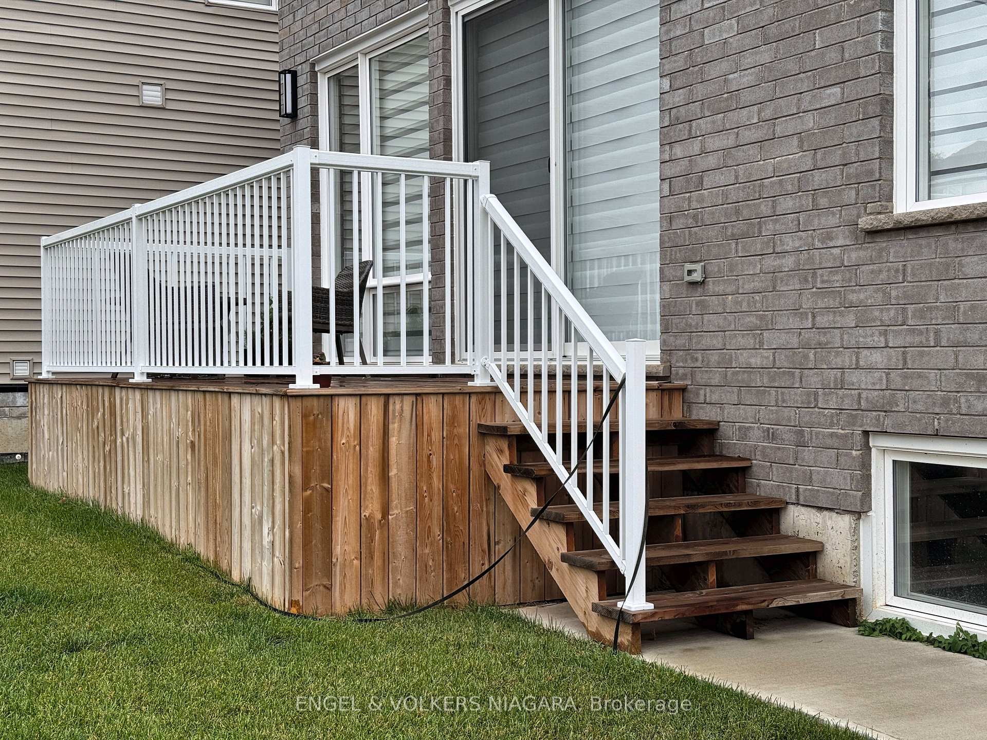 Photo 5 of 4499 Fourth Avenue, Niagara Falls, Downtown — HOMEH