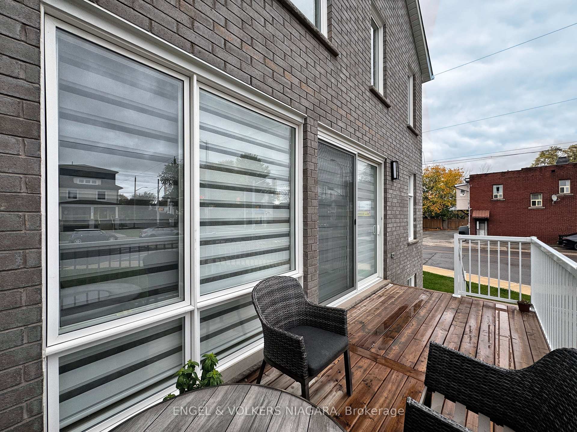 Photo 6 of 4499 Fourth Avenue, Niagara Falls, Downtown — HOMEH