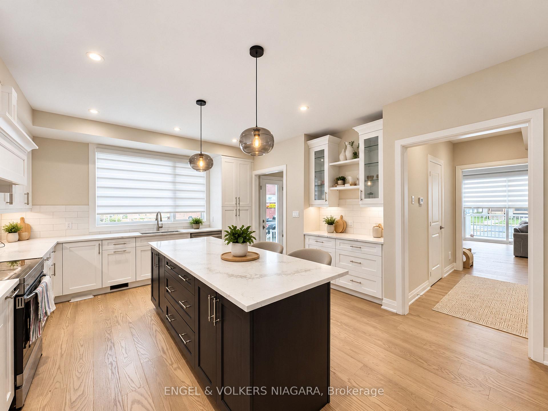 Photo 11 of 4499 Fourth Avenue, Niagara Falls, Downtown — HOMEH