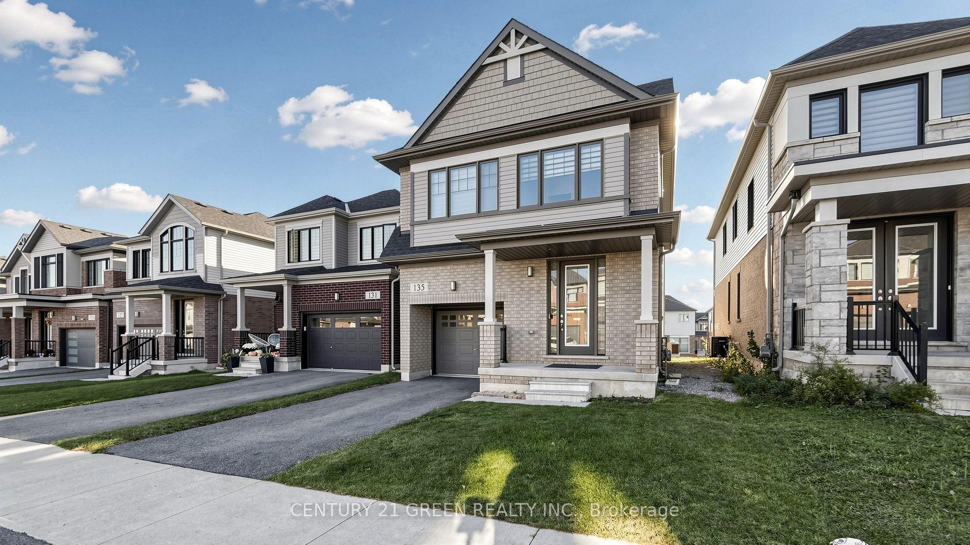 Photo 2 of 135 Fairey Crescent, Hamilton, Mount Hope — HOMEH