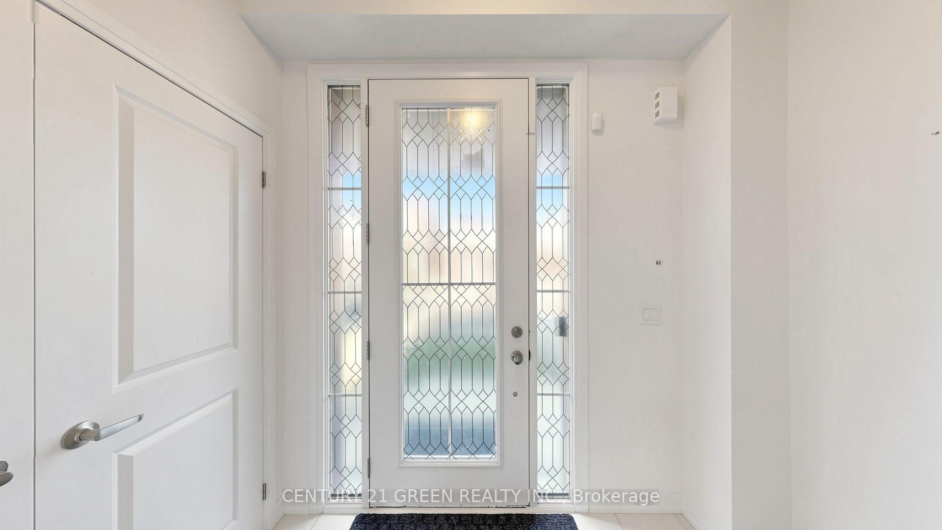 Photo 4 of 135 Fairey Crescent, Hamilton, Mount Hope — HOMEH